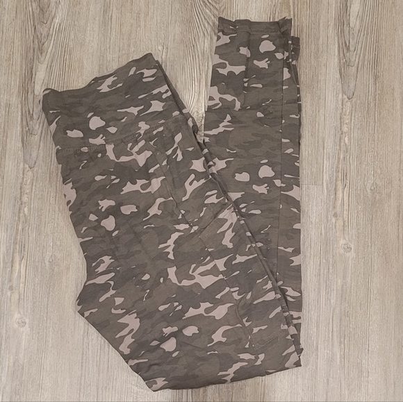 Women's Camo Print Mid-Rise Cotton Cell Phone Side Pocket Leggings Size Large - Picture 4 of 9
